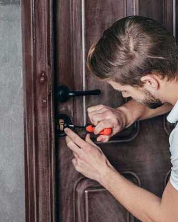 باز کردن قفل درب